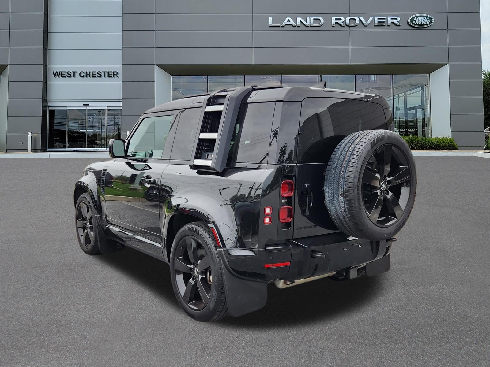 Used 2024 Land Rover Defender 90 X-Dynamic SE AWD/4WD image 3