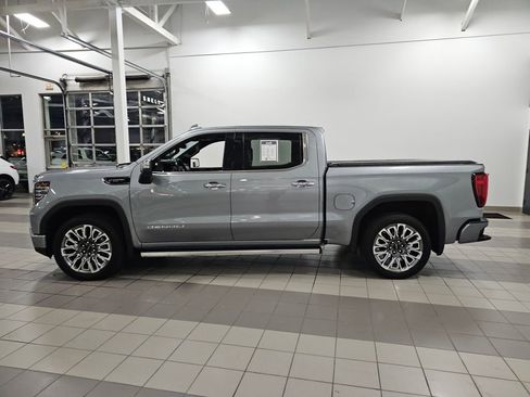 Used 2024 GMC Sierra 1500 Denali Ultimate image 2