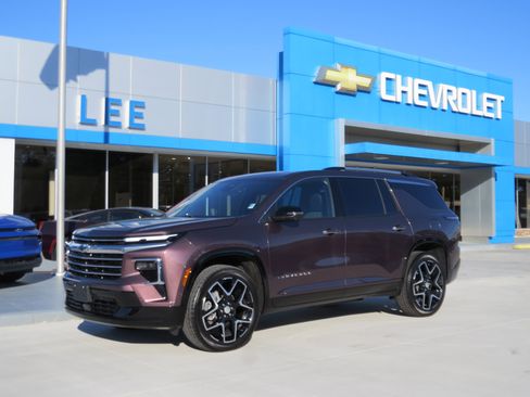 Used 2026 Chevrolet Traverse High Country w/ LPO, Floor Liner Package AWD/4WD image 24