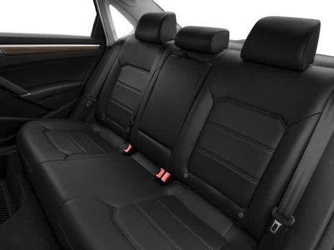 Used 2017 Volkswagen Passat 1.8T SE image 14