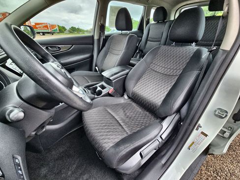Used 2019 Nissan Rogue S FWD image 11