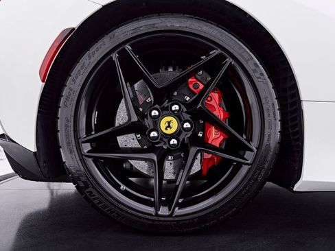 Used 2022 Ferrari F8 Tributo RWD image 34