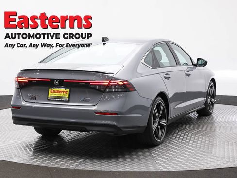 Used 2025 Honda Accord Sport image 5