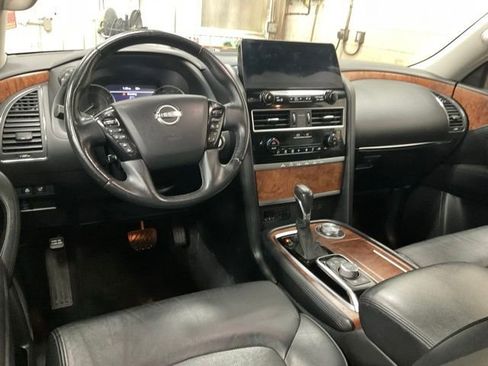 Used 2023 Nissan Armada SL w/ Captain's Chairs Package AWD/4WD image 8