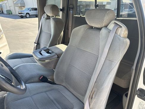 Used 2001 Ford F150 XLT RWD image 25