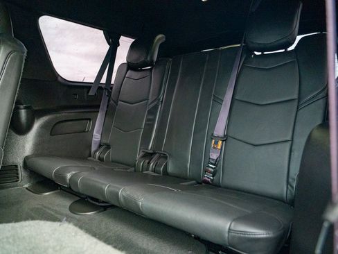 Used 2017 Cadillac Escalade ESV Platinum image 25