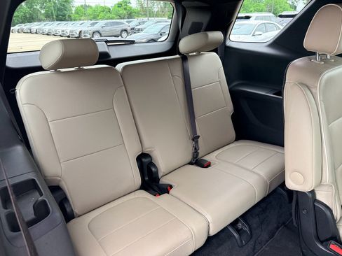 Used 2023 Chevrolet Traverse Premier AWD/4WD image 30