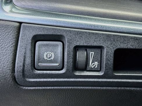 Used 2024 Cadillac XT5 Luxury FWD image 11