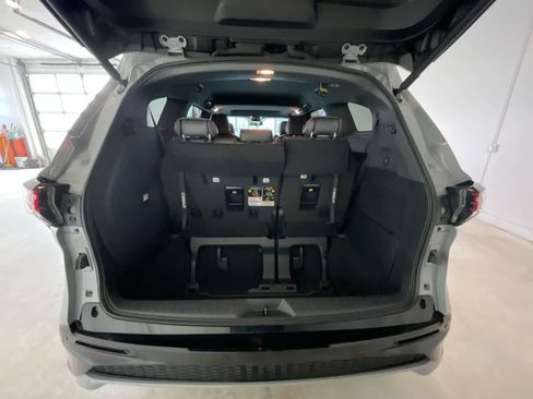 Used 2024 Toyota Sienna XSE w/ XSE Plus Package image 25