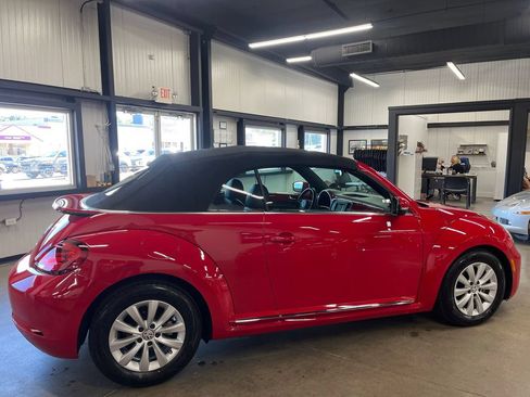 Used 2018 Volkswagen Beetle 2.0T Coast FWD image 22