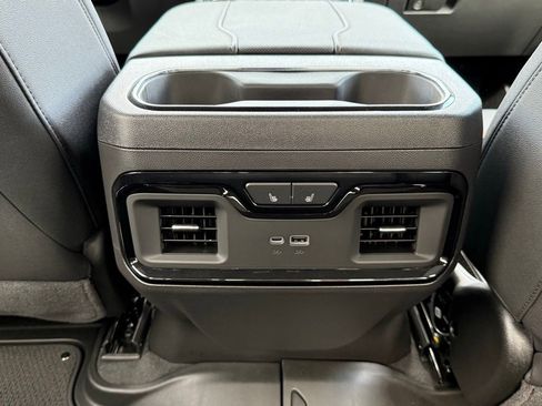 Used 2025 GMC Sierra 1500 AT4 w/ AT4 Premium Package AWD/4WD image 40