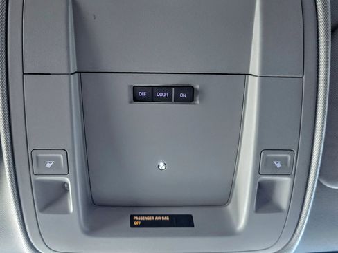 Used 2018 Chevrolet Silverado 1500 LT image 25