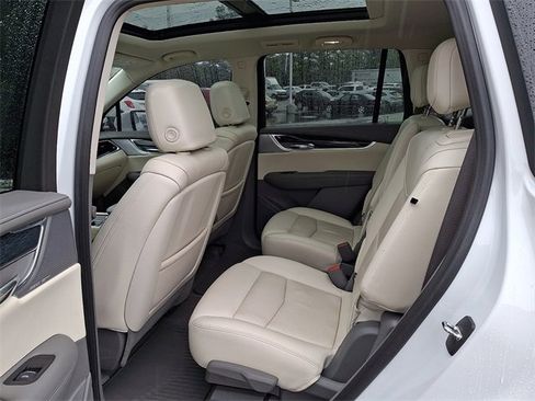 Certified 2023 Cadillac XT6 Premium Luxury image 8