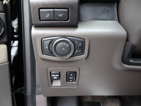 Used 2020 Ford Expedition Limited image 17