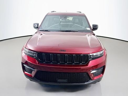 New 2025 Jeep Grand Cherokee Altitude image 2