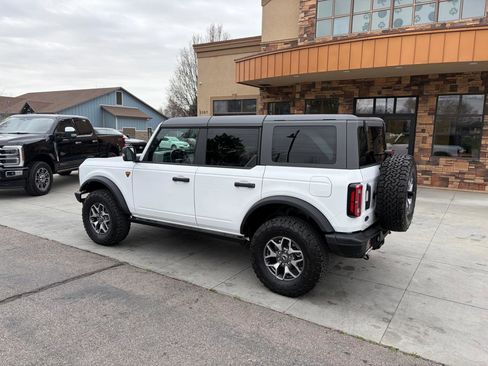 Used 2024 Ford Bronco Badlands image 31