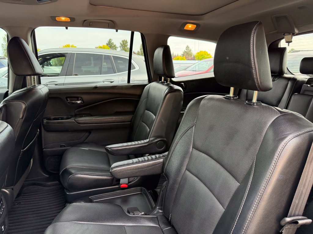Used 2018 Honda Pilot Elite image 32