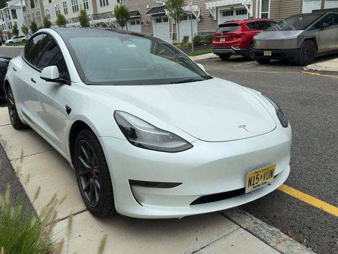 Used 2023 Tesla Model 3 Standard Range RWD image 2