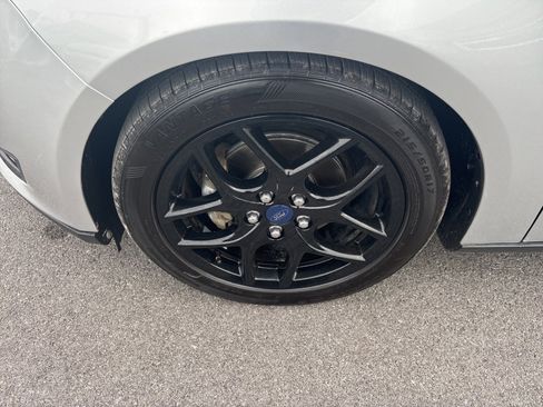 Used 2016 Ford Focus SE image 10