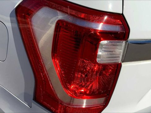 Used 2021 Ford Expedition XLT image 28