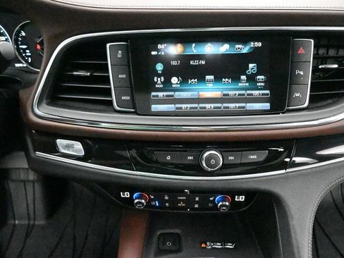 Used 2019 Buick Enclave Avenir w/ Avenir Technology Package AWD/4WD image 10