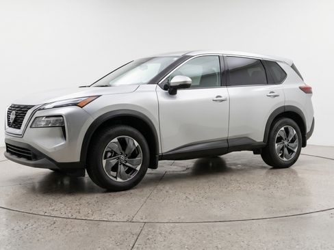 Used 2025 Nissan Rogue SV FWD image 3