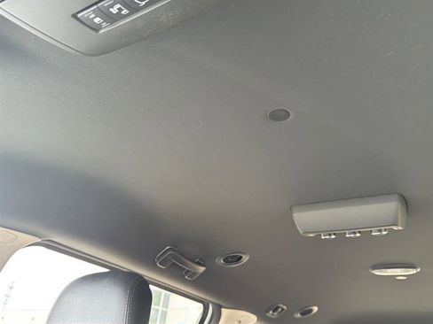 Used 2018 Dodge Grand Caravan SXT FWD image 11