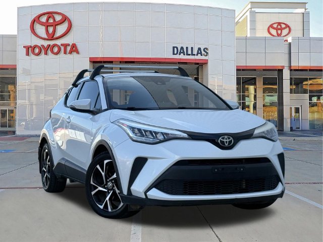 Used 2020 Toyota C-HR XLE FWD image 1