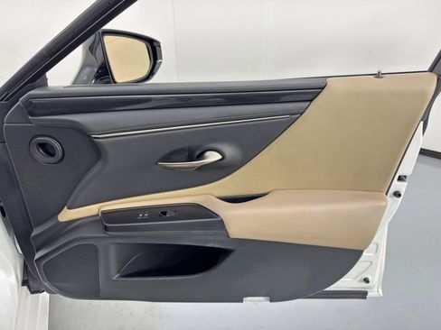 Used 2020 Lexus ES 350 image 40