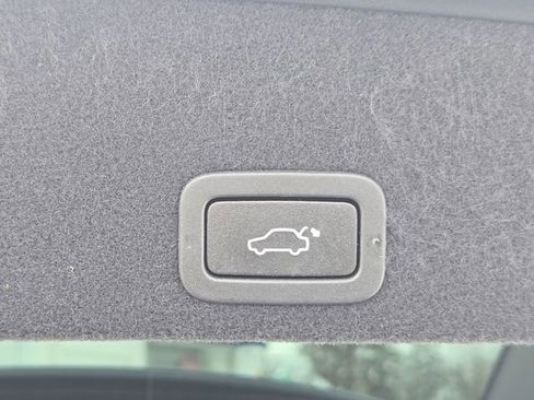 Used 2016 Volvo XC60 T6 w/ Proximity Package image 14