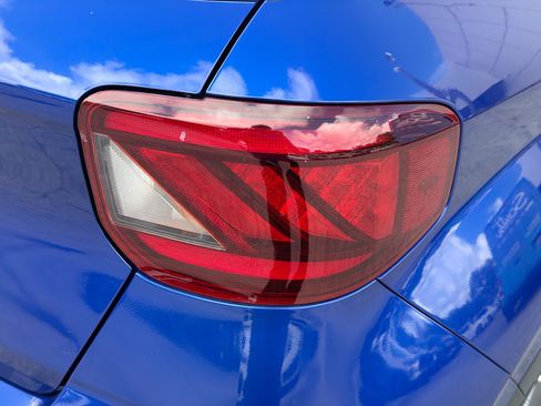Used 2022 Hyundai Venue Limited FWD image 27