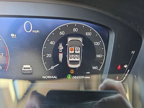 Used 2023 Honda Civic Touring image 18