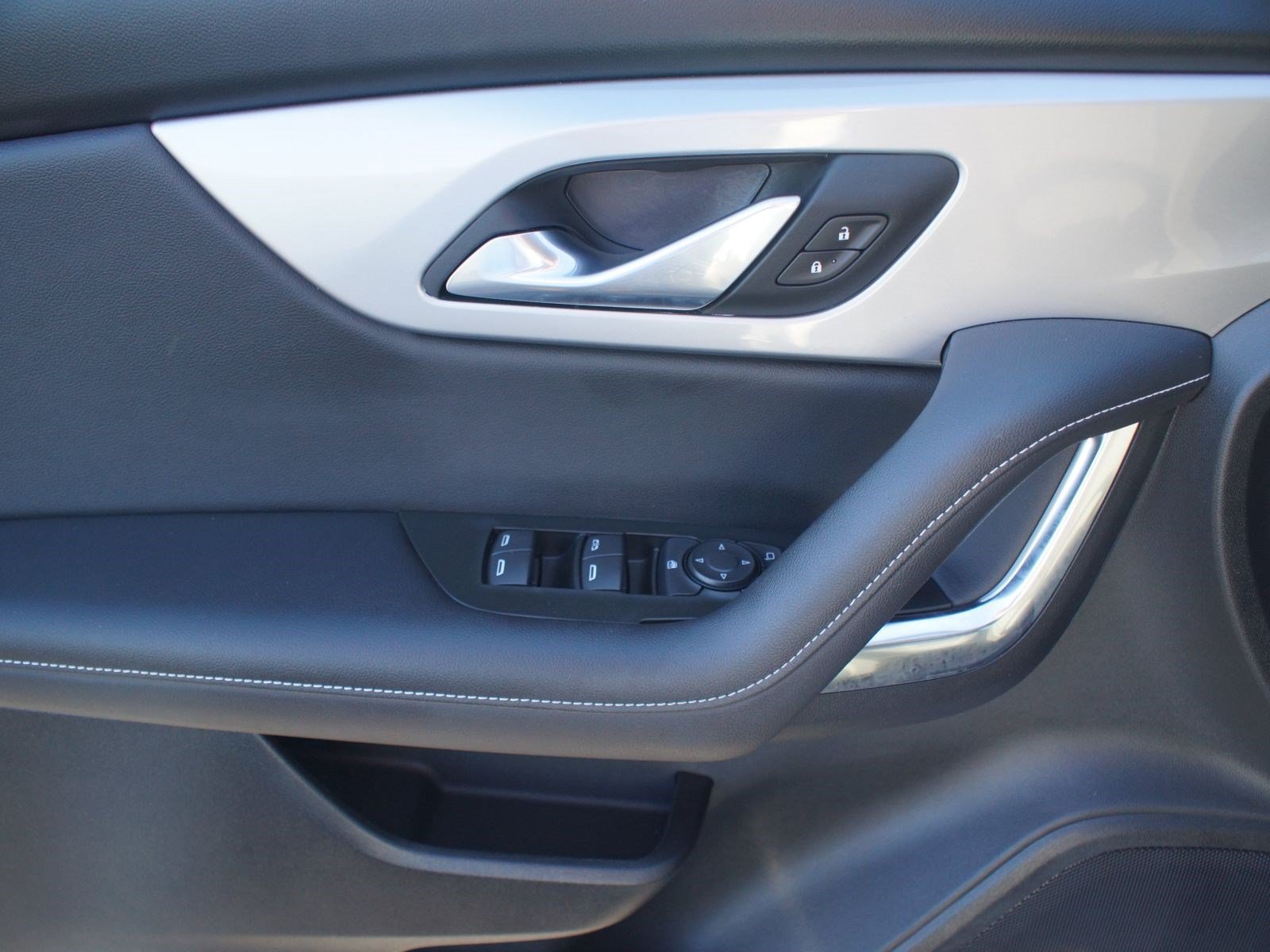 Used 2026 Chevrolet Blazer LT FWD image 27