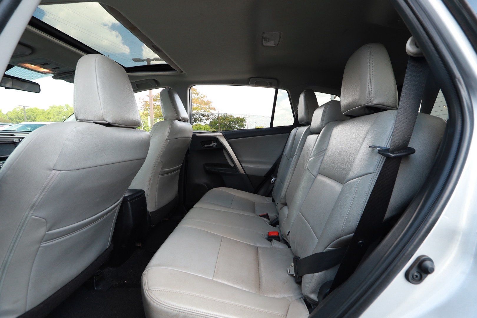 Used 2014 Toyota RAV4 XLE FWD image 22