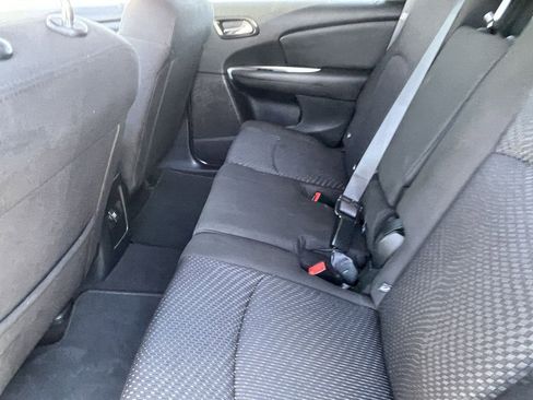 Used 2019 Dodge Journey SE w/ Connectivity Group FWD image 14