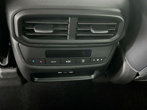 Used 2025 Honda Pilot EX-L image 27