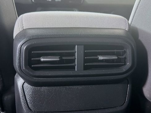 Used 2023 Honda Pilot LX image 23