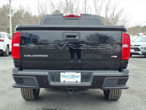 Certified 2022 Chevrolet Colorado LT w/ Luxury Package image 5