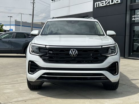 Used 2024 Volkswagen Atlas SEL Premium R-Line image 2