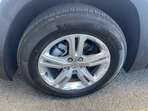 Used 2024 GMC Terrain SLE FWD image 28