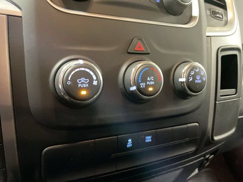 Used 2024 RAM 1500 Classic SLT AWD/4WD image 21