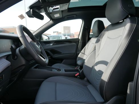 New 2026 Volkswagen Tiguan SE R-Line image 3