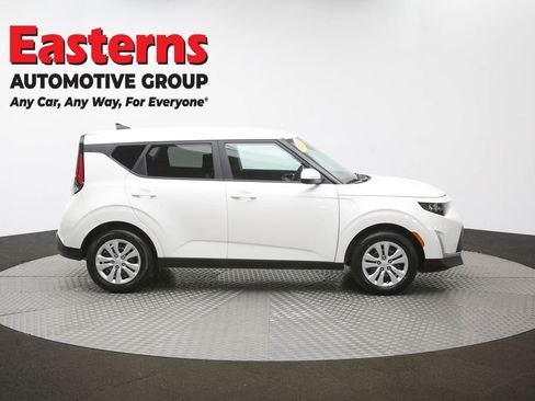 Used 2025 Kia Soul LX FWD image 45