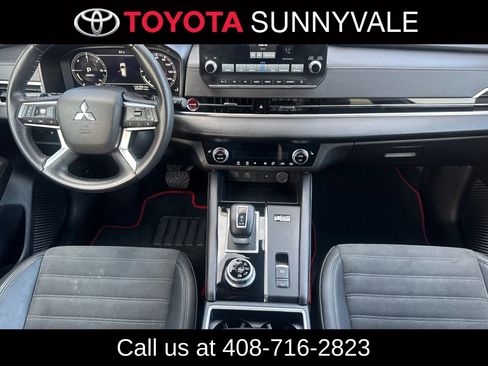 Used 2023 Mitsubishi Outlander SE image 4