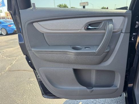 Used 2017 Chevrolet Traverse LS FWD image 16