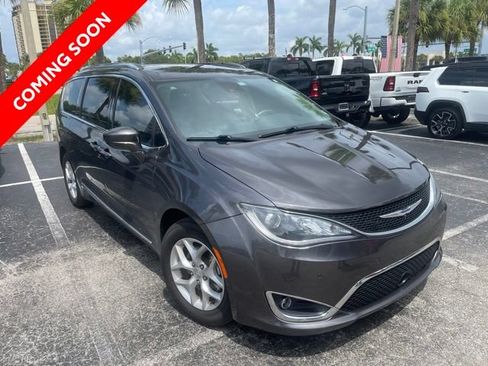 Certified 2020 Chrysler Pacifica Touring-L Plus w/ Tire & Wheel Group FWD image 2