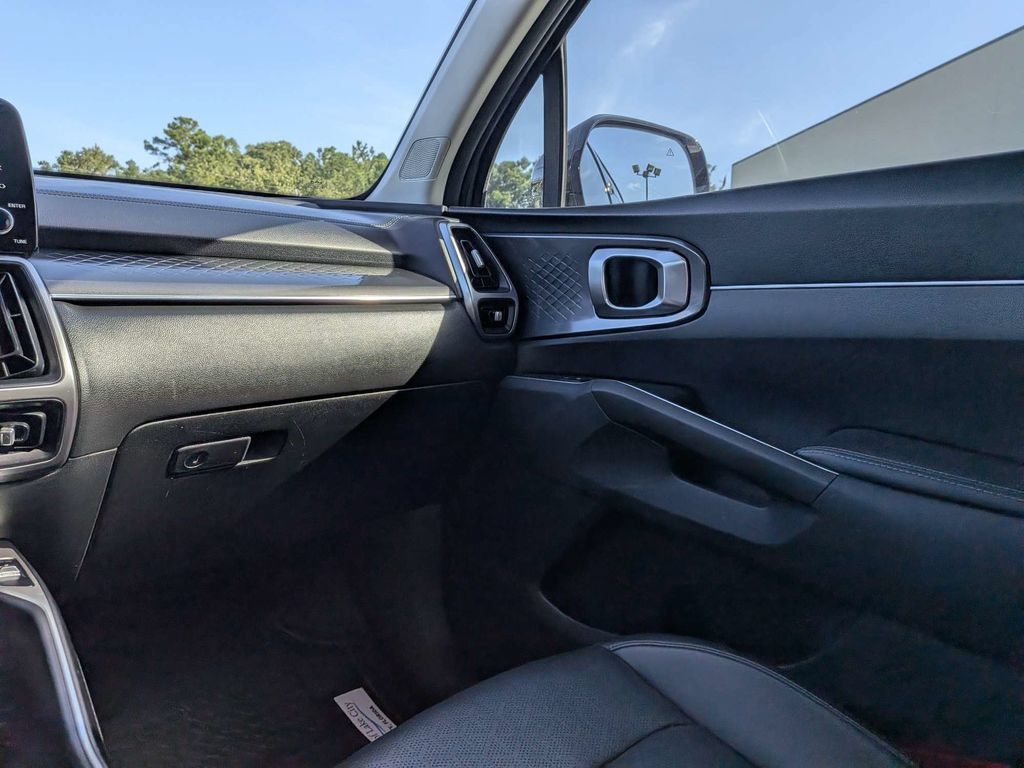 Used 2023 Kia Sorento SX FWD image 17
