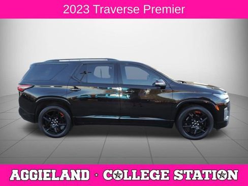 Used 2023 Chevrolet Traverse Premier w/ Redline Edition image 2