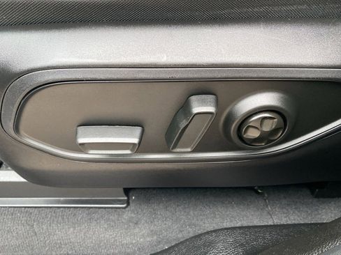 Used 2023 Jeep Grand Cherokee L Laredo image 27