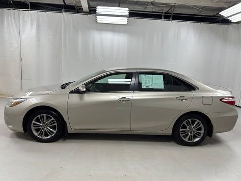 Used 2017 Toyota Camry SE FWD image 8
